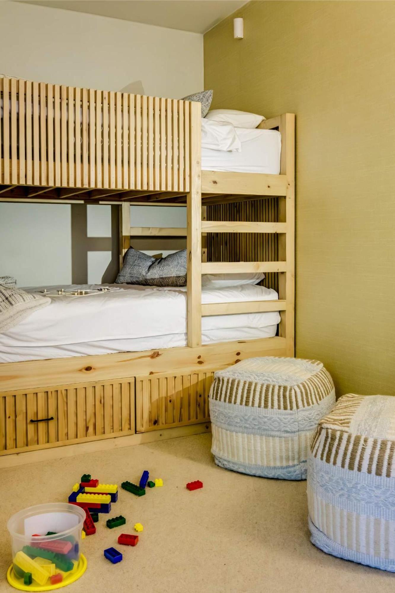 Extraordinary Family Retreat At Lobster Cape Town