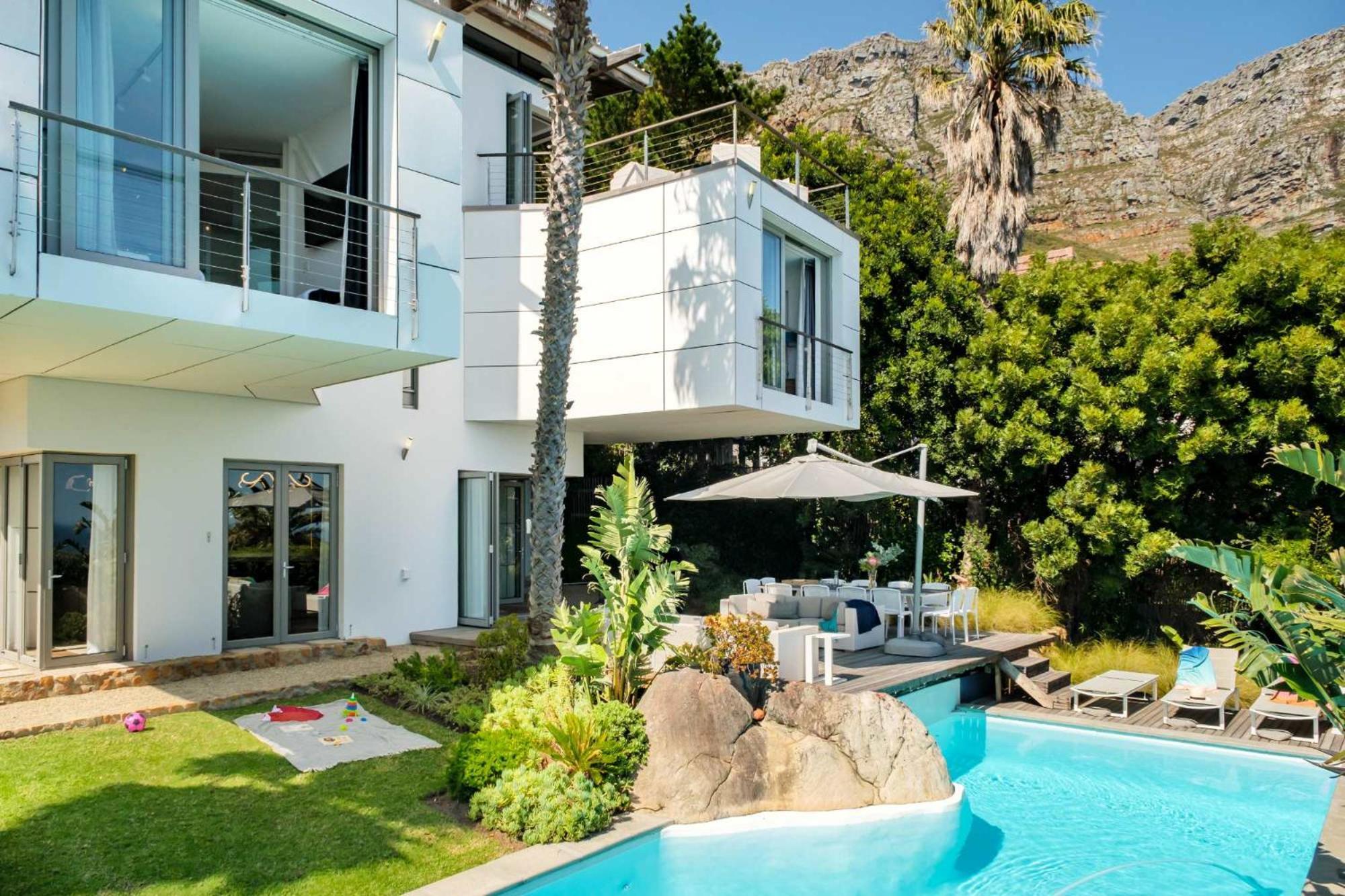 Extraordinary Family Retreat At Lobster